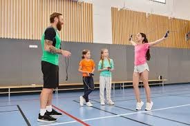 什么是“锚定效应”？不要被对手的前序动作干扰了逻辑。（锚定效应解析：别让对手的先手动作扰乱你的判断）