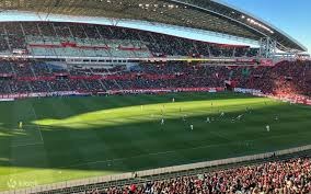 获胜真开心🛳️快船官方晒赢球海报：哈登、祖巴茨登上封面